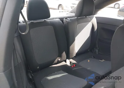 2018 Volkswagen Beetle 2.0T Coast/2.0T S z USA, uszkodzony, nr VIN 3VWFD7AT3JM709064